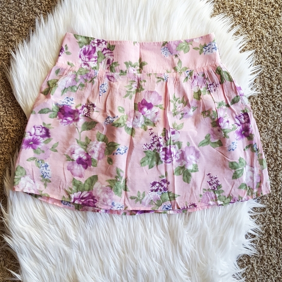 Charlotte Russe Dresses & Skirts - Charlotte Russe Pink Floral Miniskirt